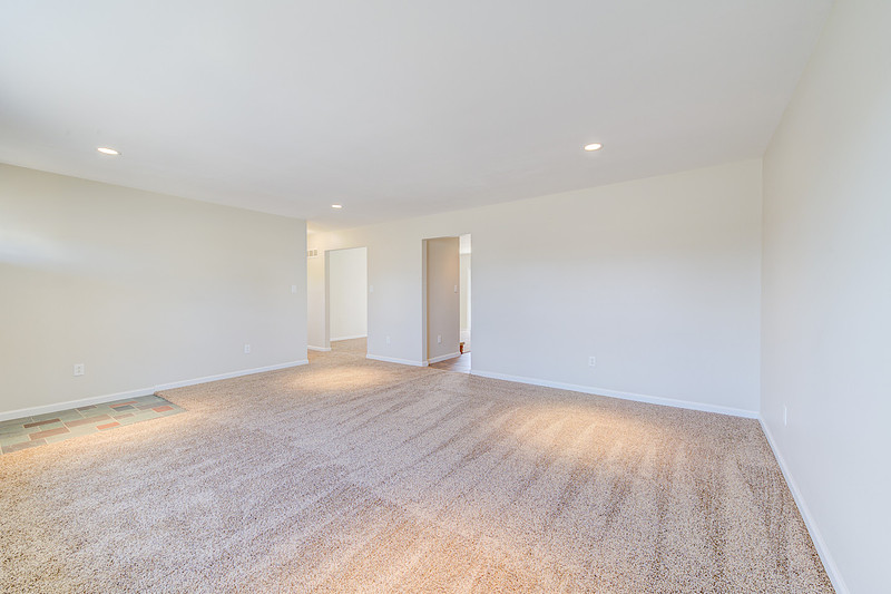 Saint Louis Real Estate Photography by Mark Lamartina | Howdershell Rd 7057