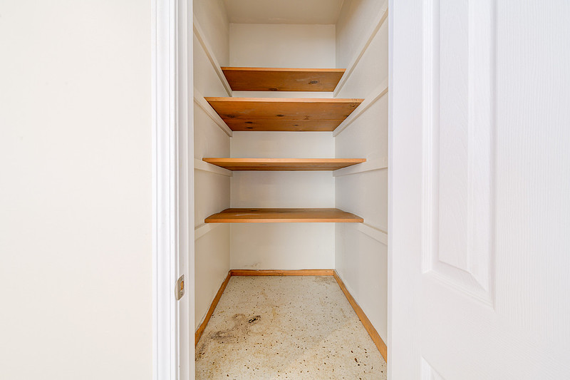 Saint Louis Real Estate Photography by Mark Lamartina | Howdershell Rd 7057