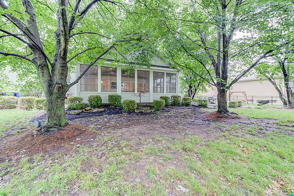 Bluff Manor -111