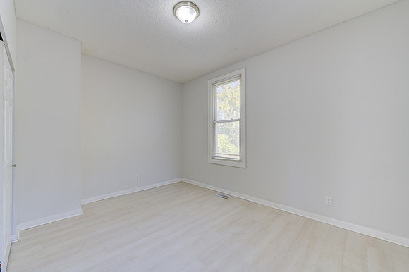 Mary Ave-103