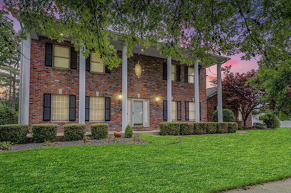 Bluff Manor -101