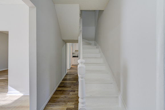 Mary Ave-102