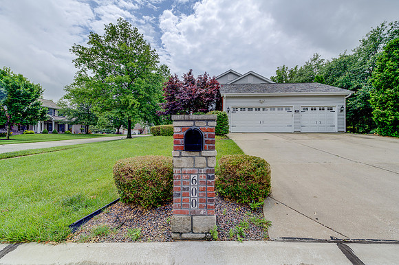 Bluff Manor -109