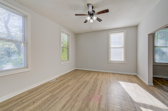 Mary Ave-105