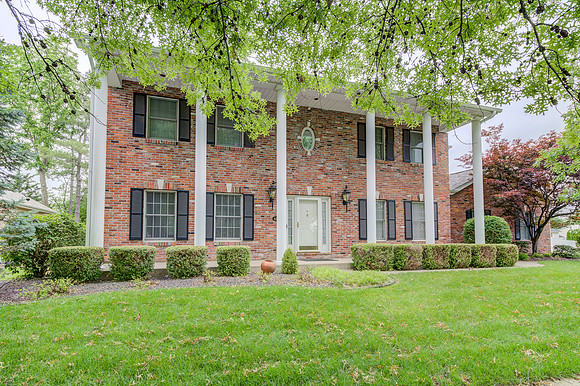 Bluff Manor -102
